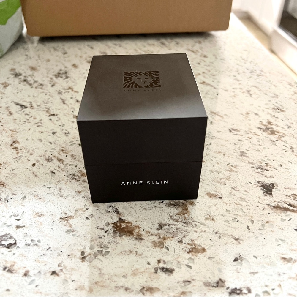 Anne Klein Watch - Picture 4 of 4